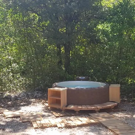 Mas De Coulet Bed & Breakfast Brissac