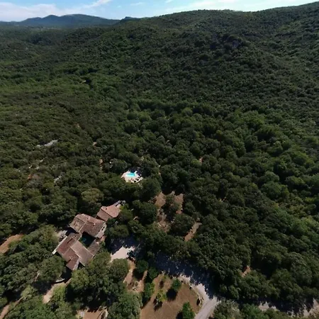 Mas De Coulet Bed & Breakfast 3*