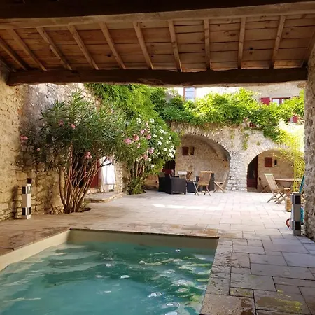 Mas De Coulet Bed & Breakfast