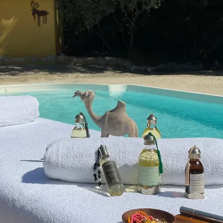 Mas De Coulet Bed & Breakfast