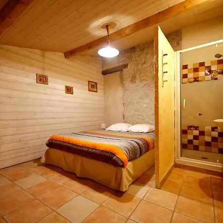 Mas De Coulet Bed & Breakfast