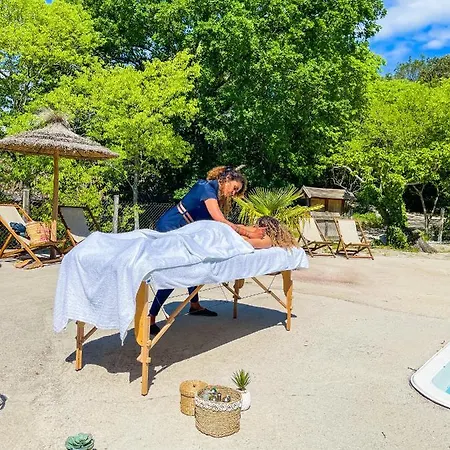 Mas De Coulet Bed & Breakfast